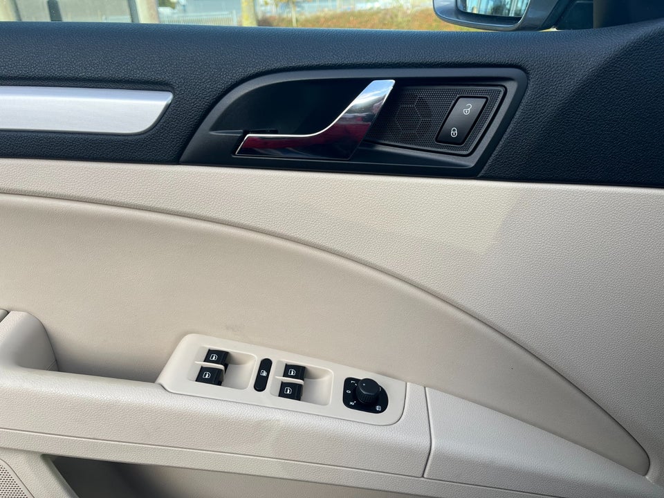 Skoda Superb 2,0 TDi 170 Elegance Combi DSG 5d