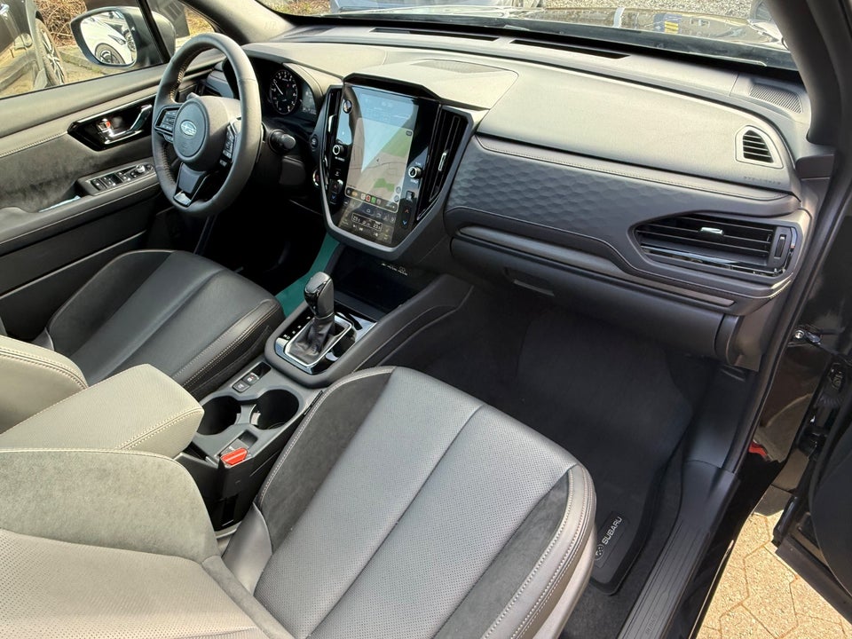 Subaru Forester 2,0 e-Boxer Touring L-tr. 5d