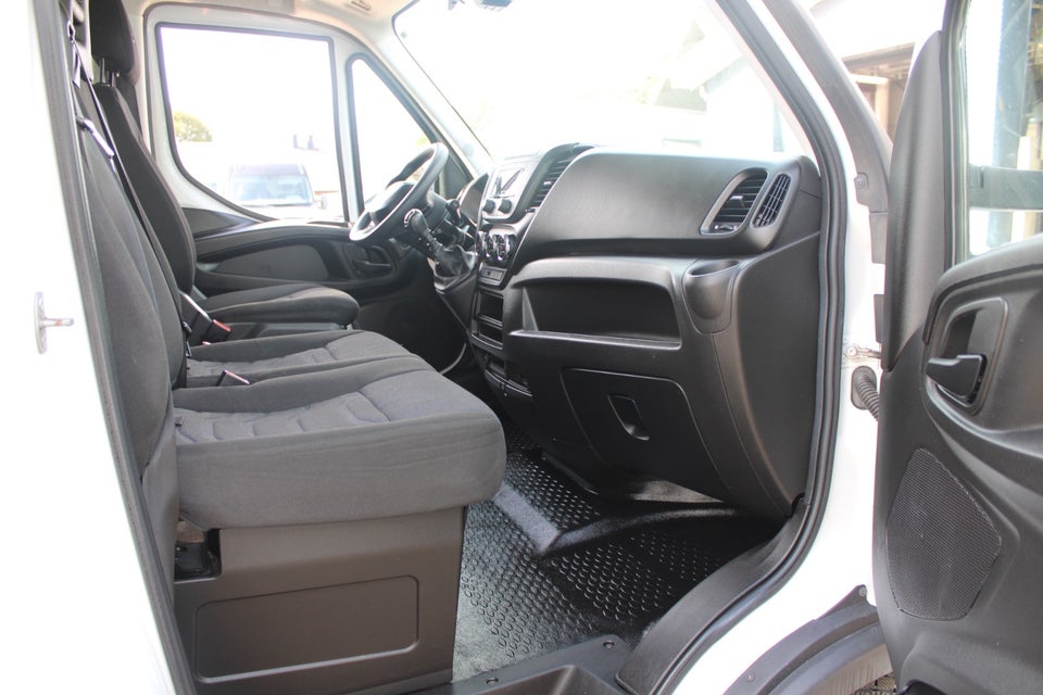 Iveco Daily 2,3 35S14 Alukasse m/lift