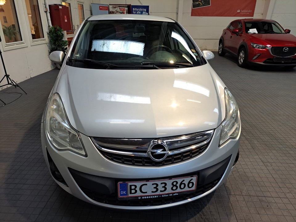 Opel Corsa 1,2 16V Cosmo 5d