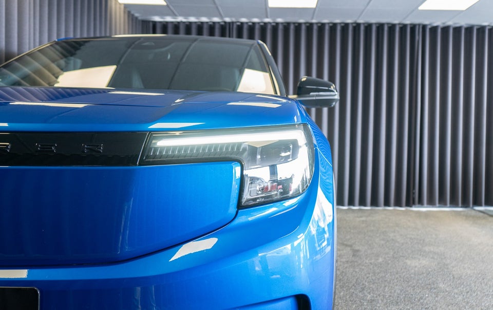 Ford Explorer 77 Premium Extended Range 5d