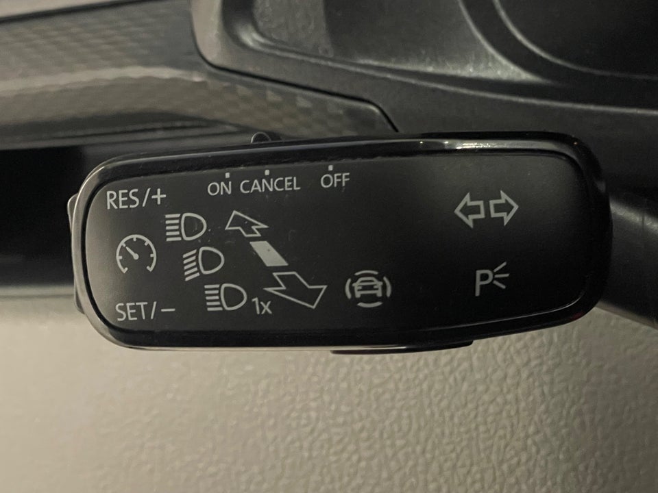 VW Transporter 2,0 TDi 110 Kassevogn lang