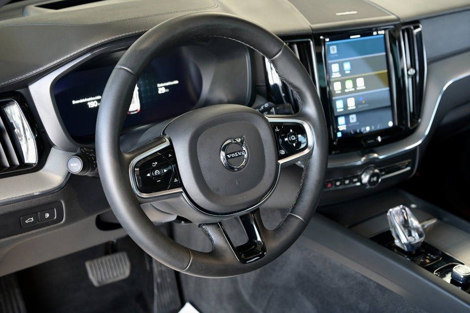 Volvo XC60 2,0 T8 ReCharge Ultimate Dark aut. AWD 5d