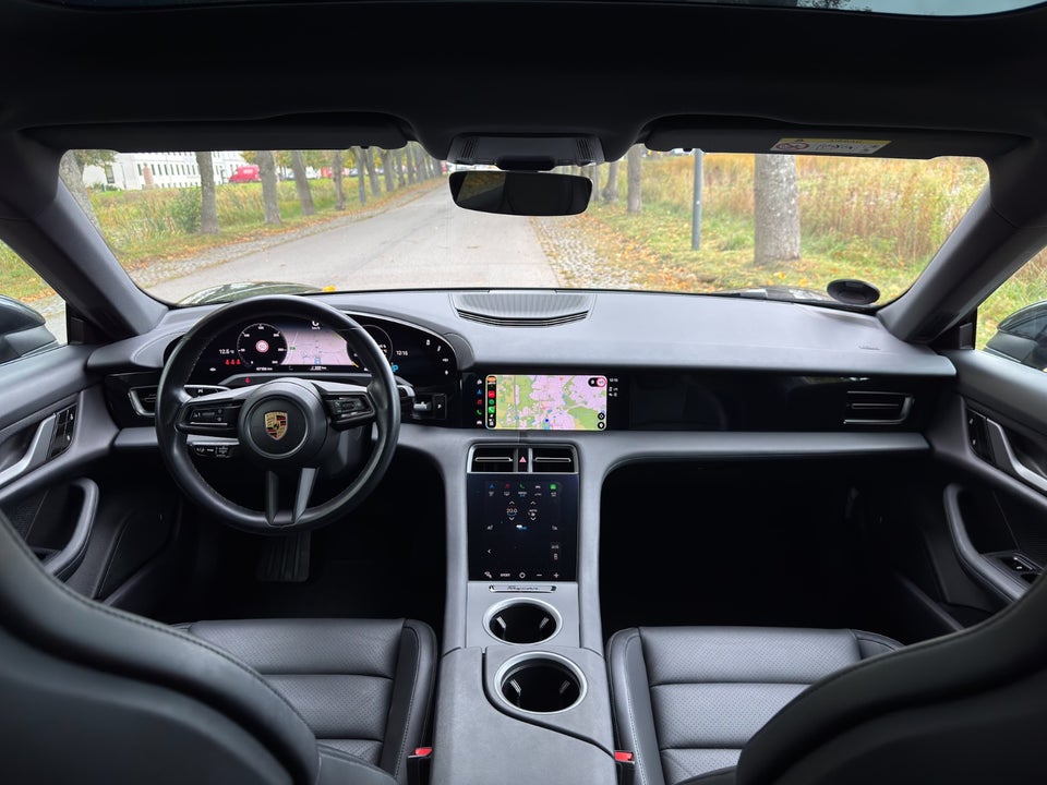 Porsche Taycan Performance+ 4d