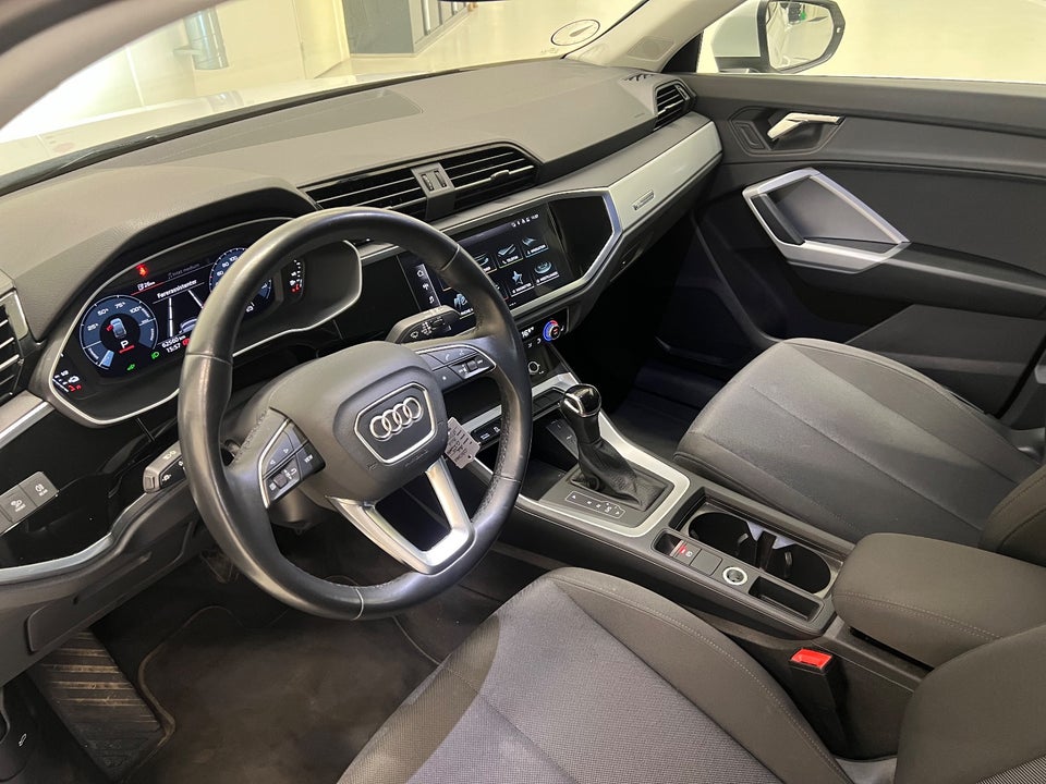 Audi Q3 45 TFSi e Attitude plus Sportback S-tr. 5d