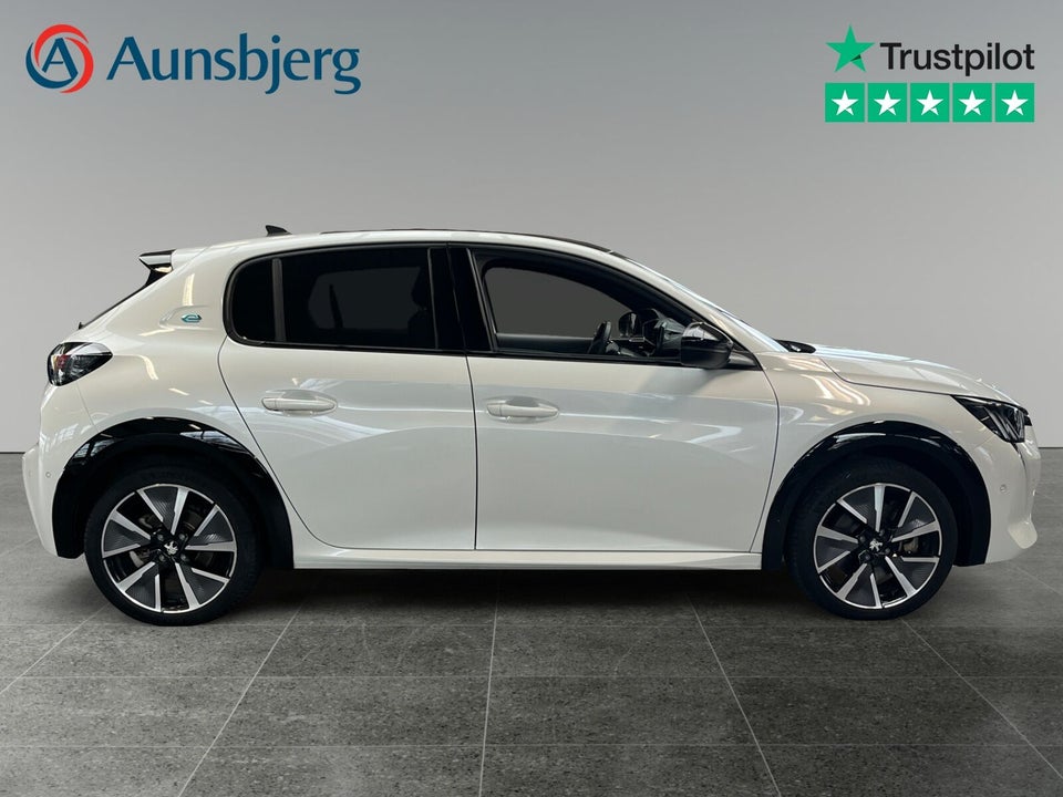 Peugeot e-208 50 GT Sky 5d