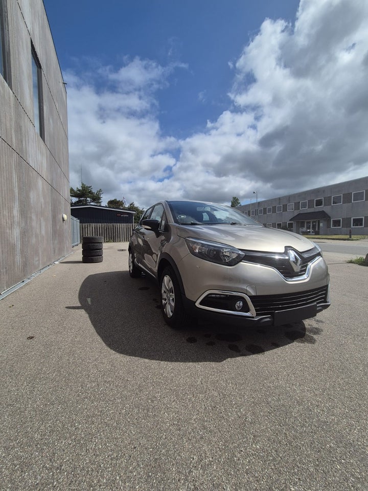 Renault Captur 0,9 TCe 90 Expression 5d