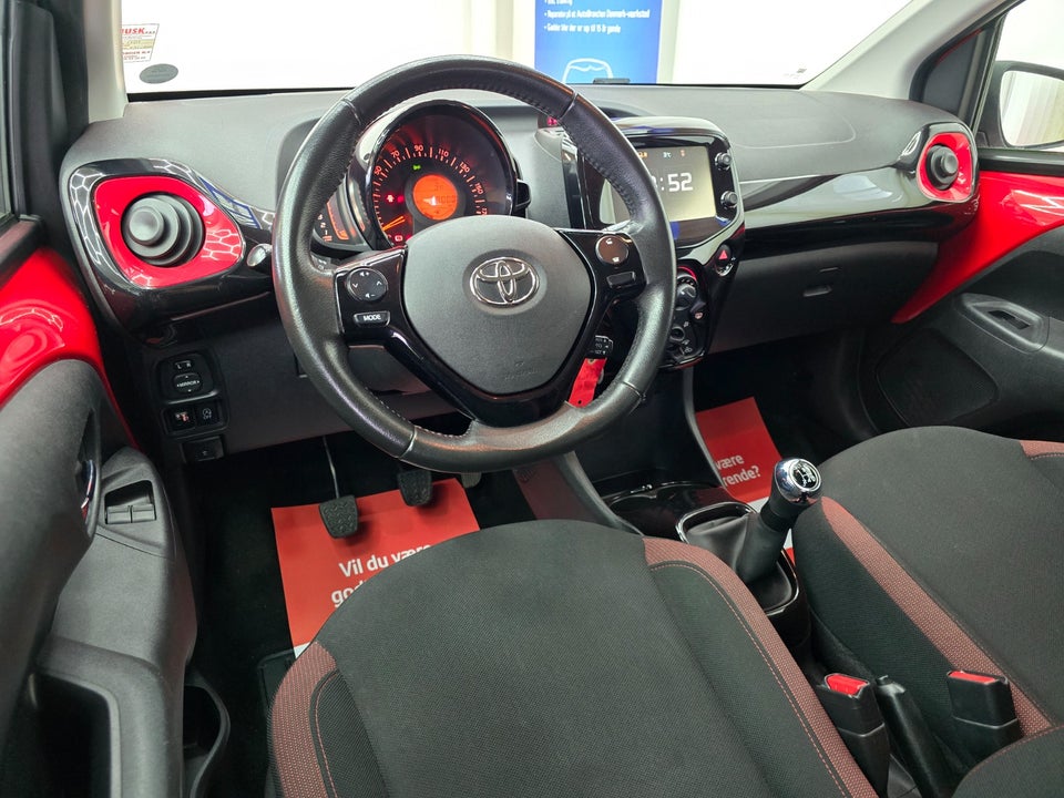 Toyota Aygo 1,0 VVT-i x-play 5d