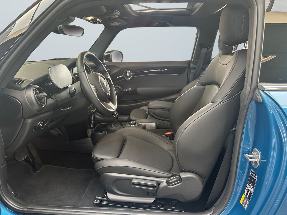 MINI Cooper SE Classic Trim 3d