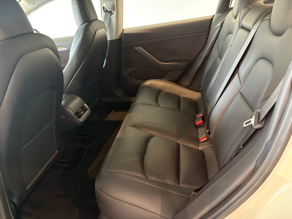 Tesla Model 3 RWD 4d