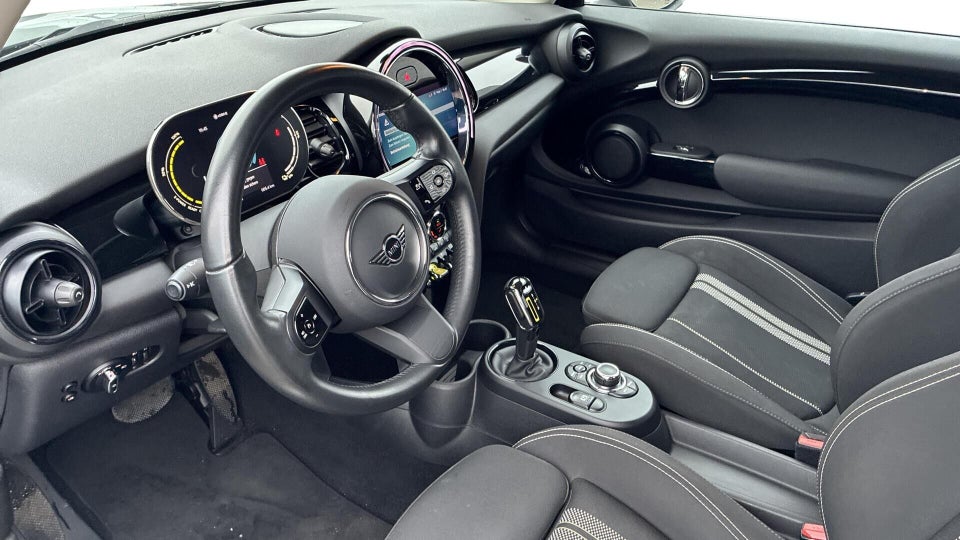 MINI Cooper SE Essential 3d