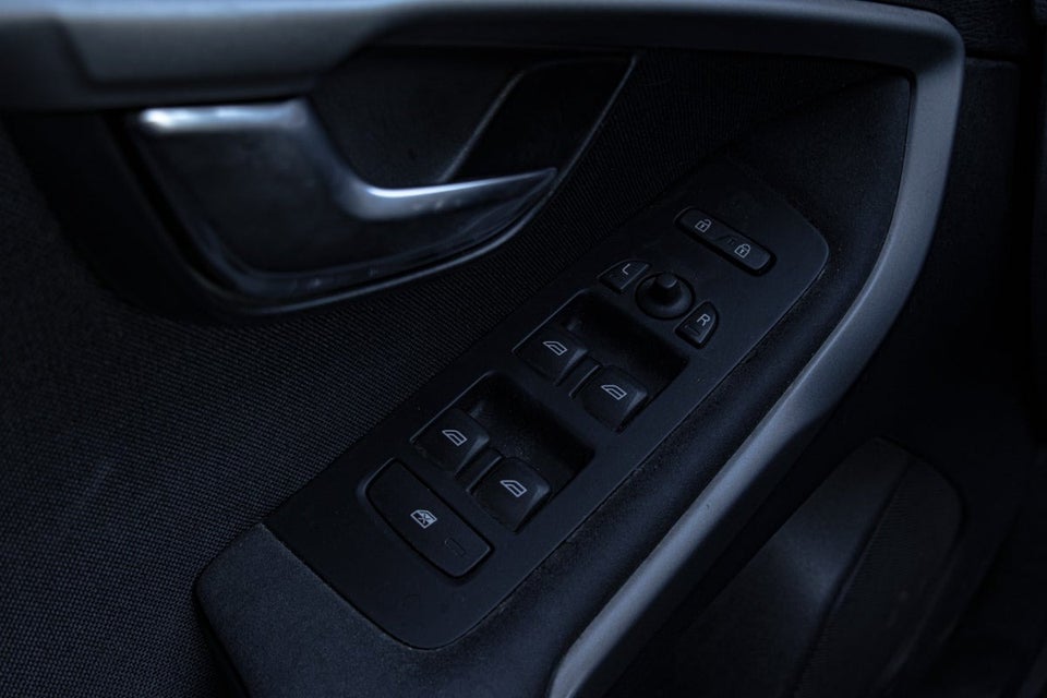 Volvo V40 2,0 D2 120 Kinetic 5d