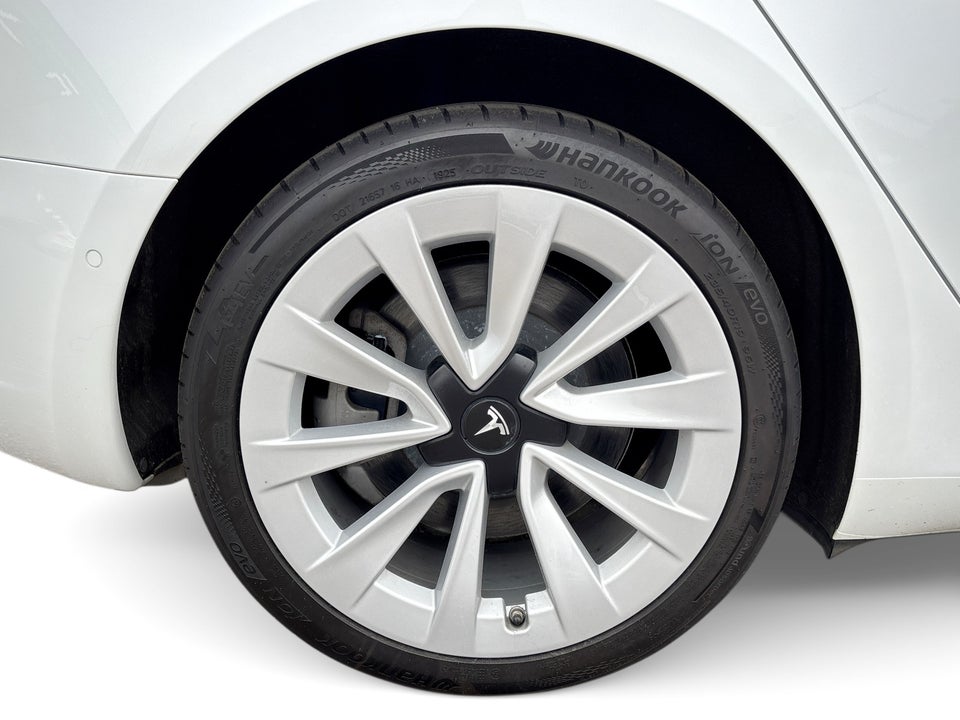 Tesla Model 3 Standard Range+ RWD 4d