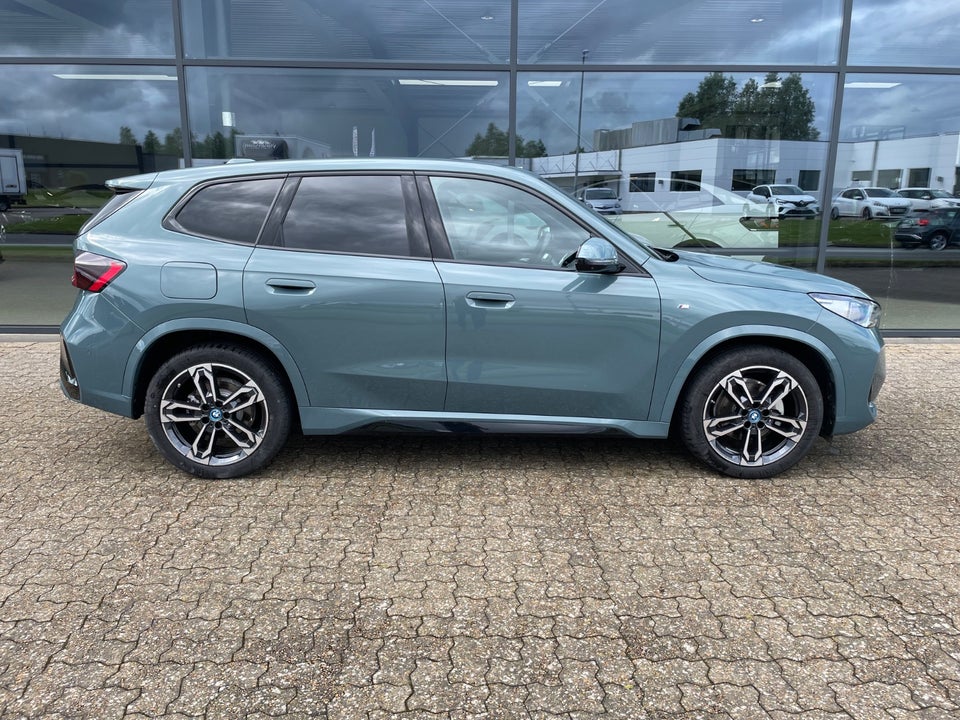 BMW iX1 eDrive20 M-Sport 5d