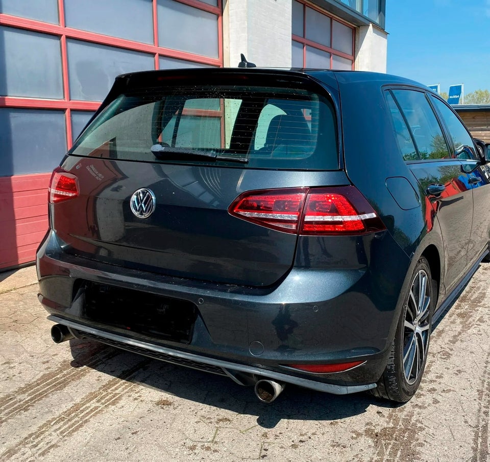 VW Golf VII 2,0 GTi DSG BMT 5d