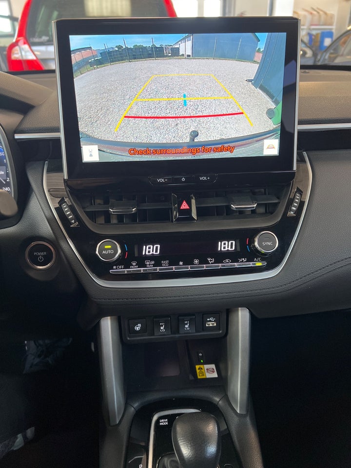Toyota Corolla Cross 1,8 Hybrid Style Comfort CVT 5d