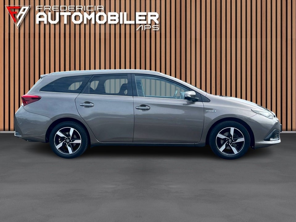 Toyota Auris 1,8 Hybrid H2 Touring Sports CVT 5d