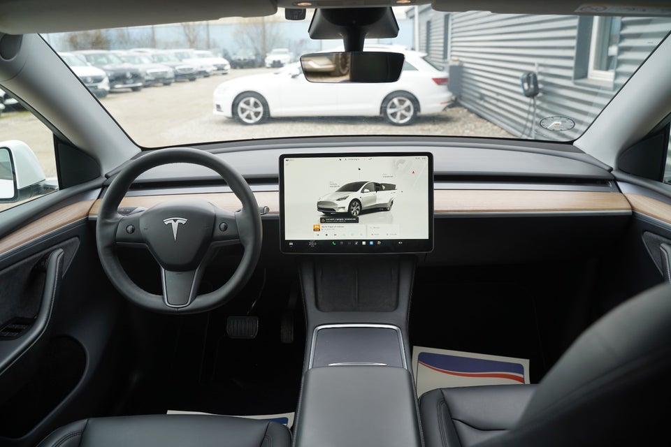 Tesla Model Y Long Range AWD 5d