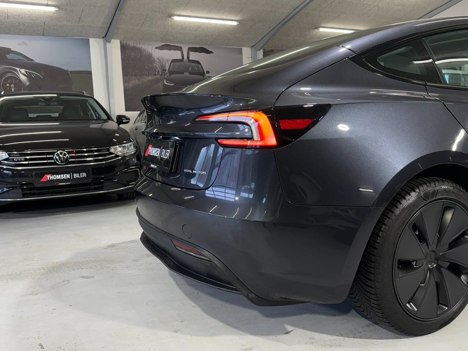 Tesla Model 3 Long Range AWD 4d