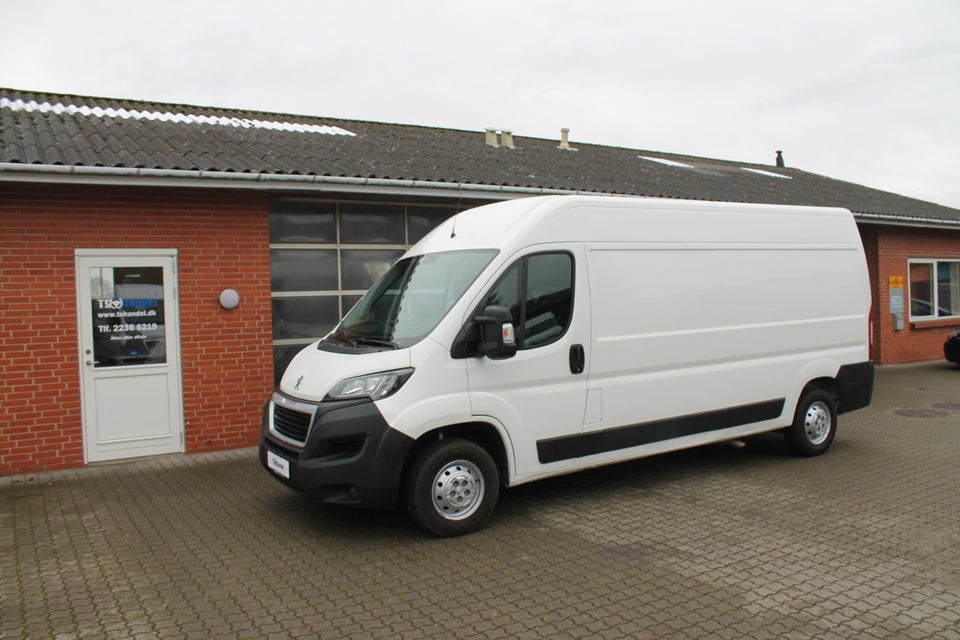 Peugeot Boxer 333 2,2 BlueHDi 140 L3H2 Premium