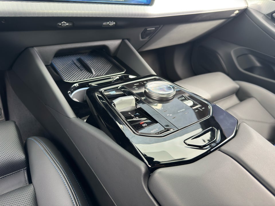 BMW i5 eDrive40 M-Sport 4d