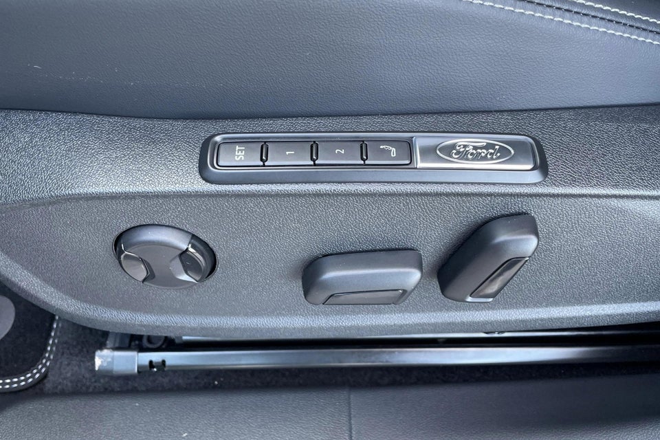 Ford Explorer 77 Premium Extended Range 5d