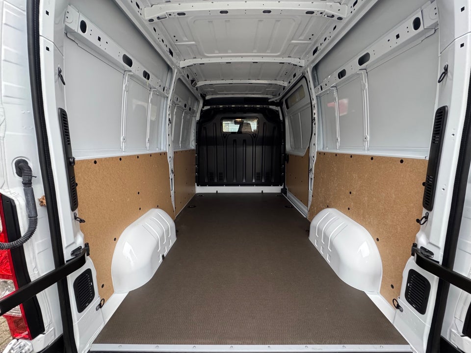 Nissan Interstar 2,0 dCi 150 L2H2 N-Connecta Van