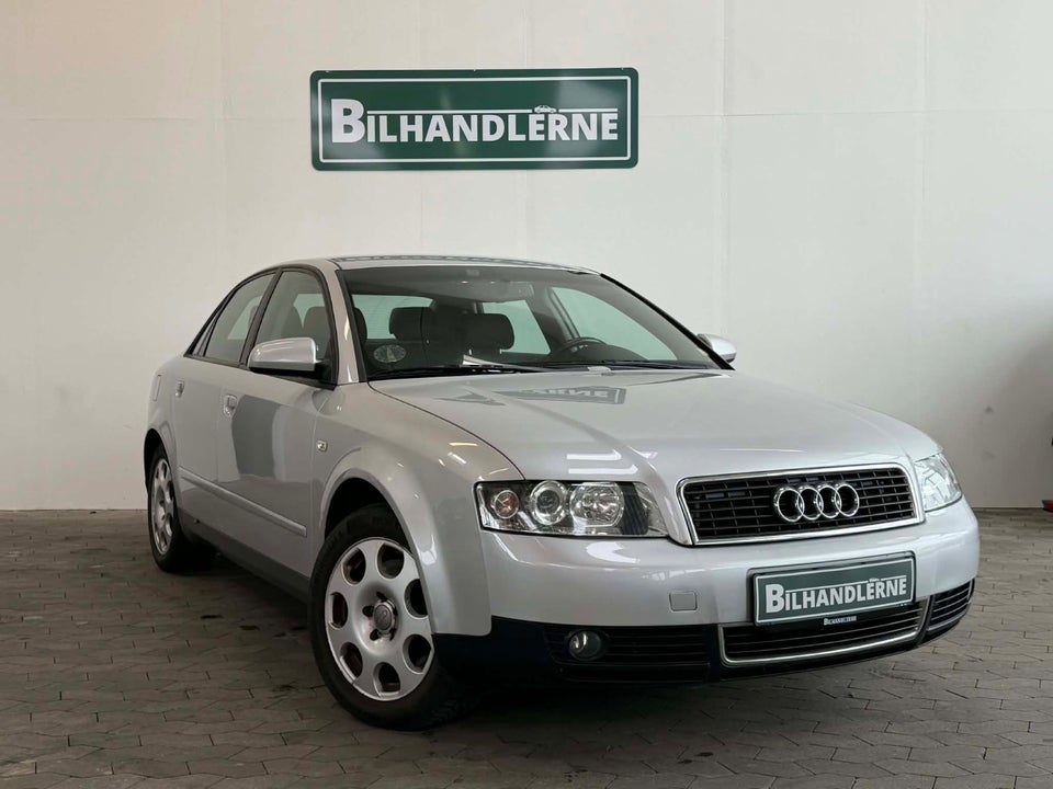 Audi A4 2,4 V6 4d