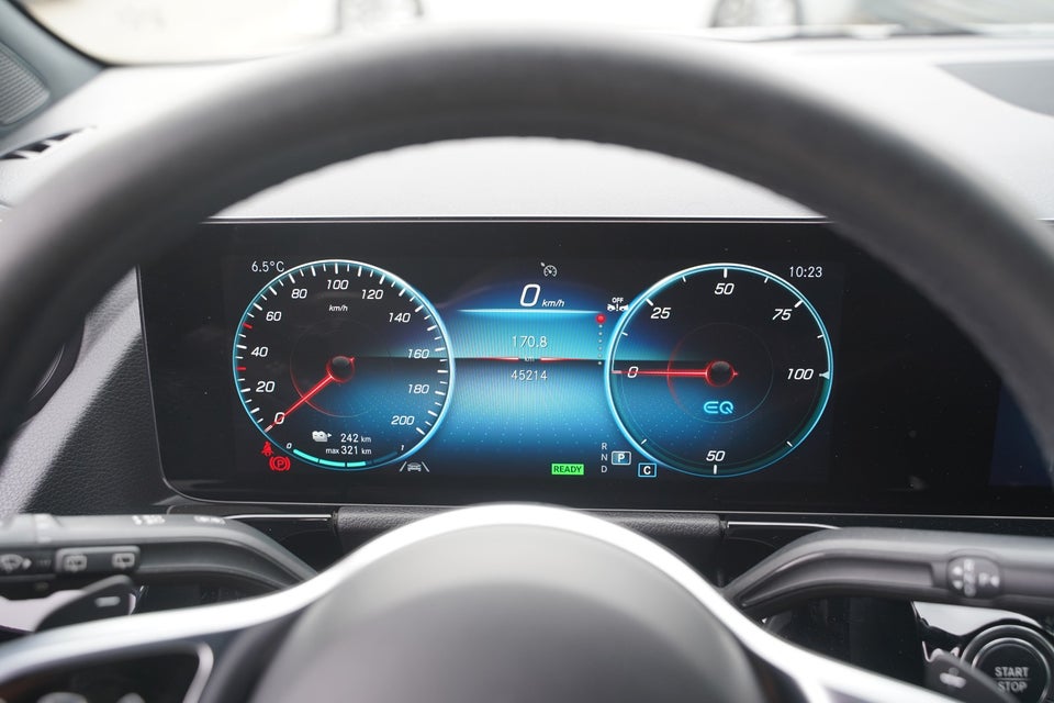 Mercedes EQA250 Progressive 5d