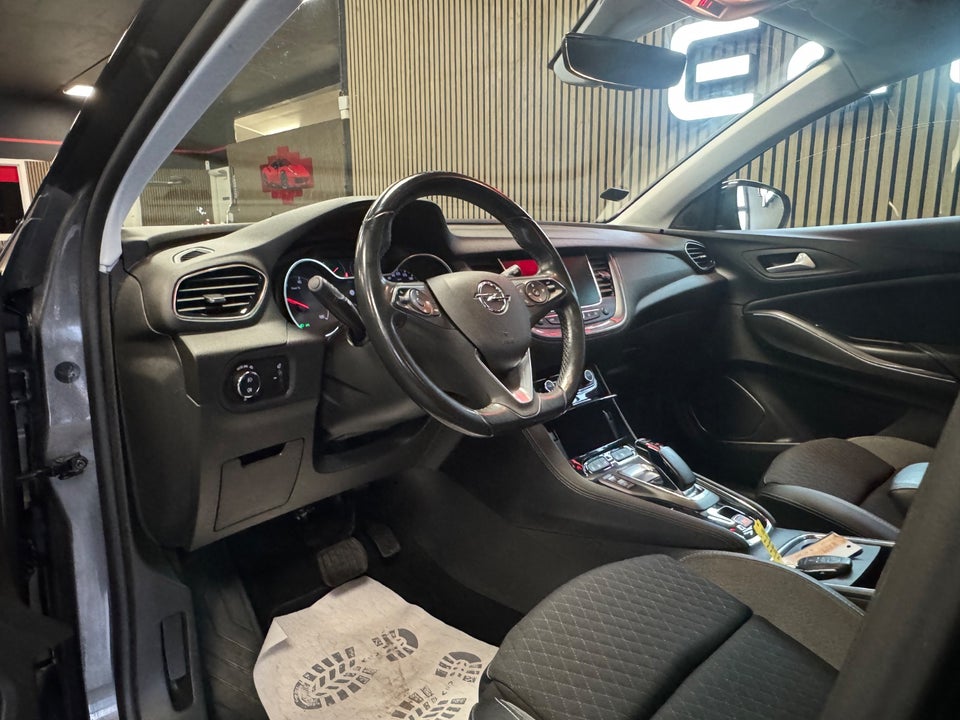 Opel Grandland X 1,6 Hybrid4 Ultimate aut. 5d