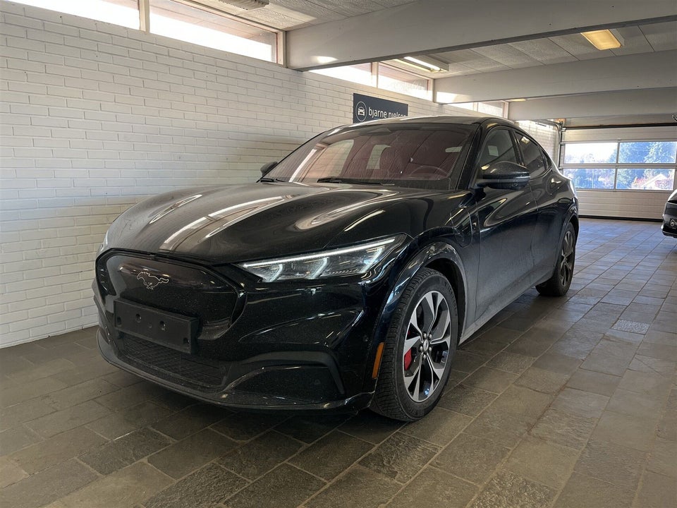 Ford Mustang Mach-E 88 Extended Range AWD 5d