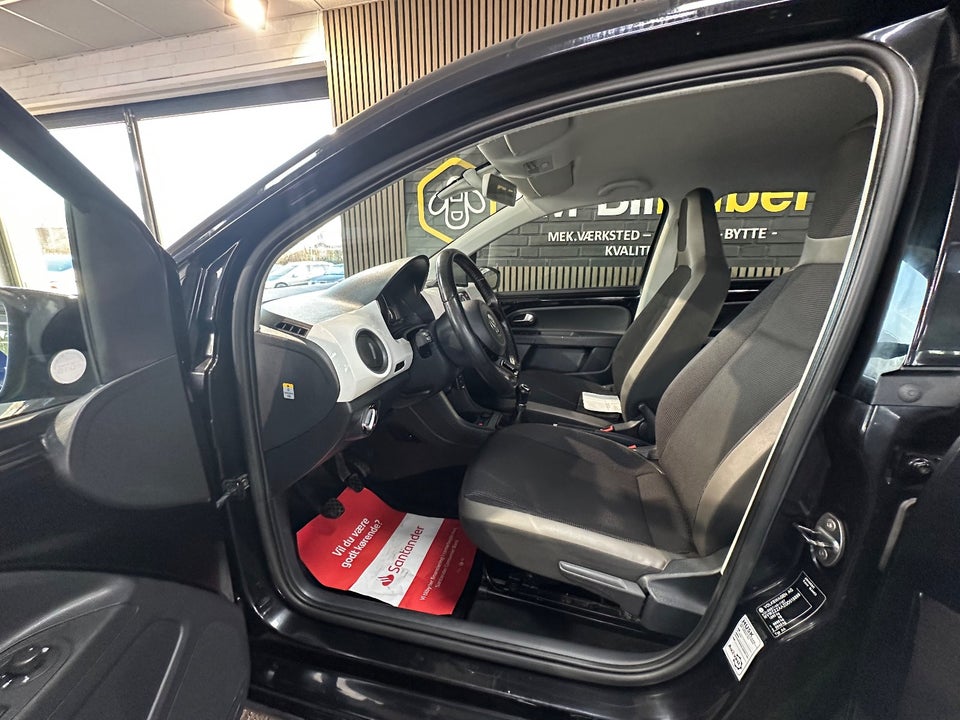 VW Up! 1,0 75 Black Up! 5d