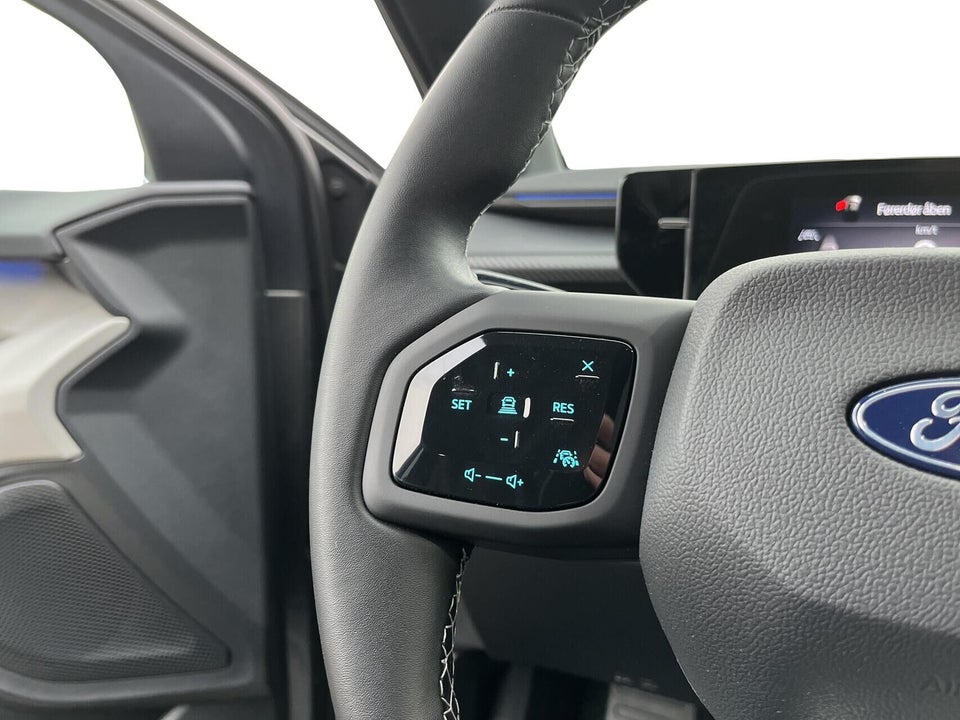 Ford Capri 77 Premium Extended Range 5d