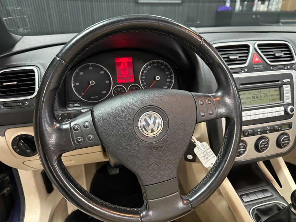 VW Eos 2,0 TDi 2d