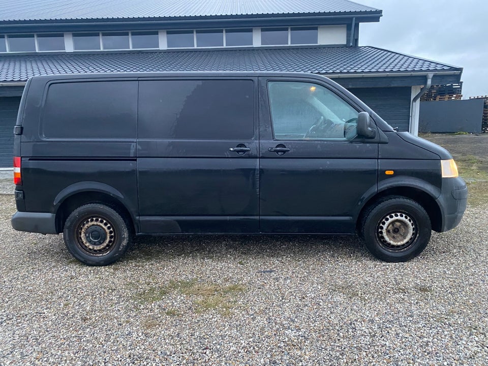 VW Transporter 1,9 TDi 104 Kassevogn kort 4d