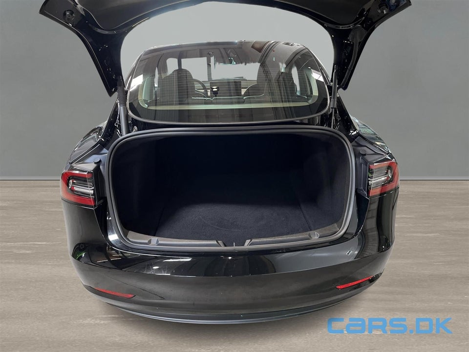 Tesla Model 3 RWD 4d