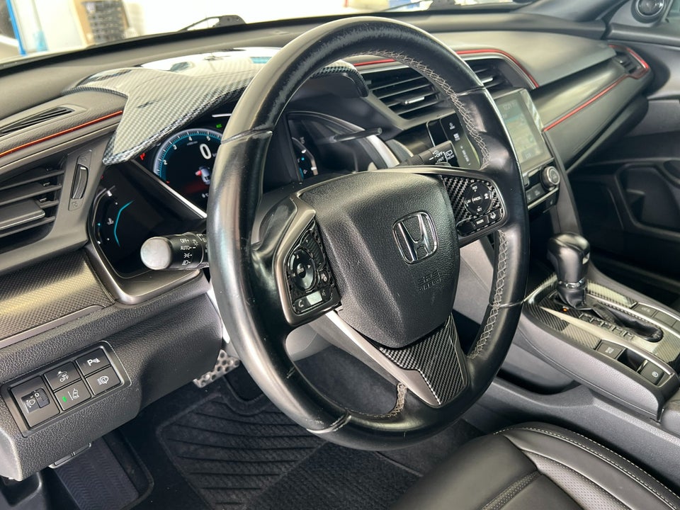 Honda Civic 1,0 VTEC Turbo Elegance CVT 5d