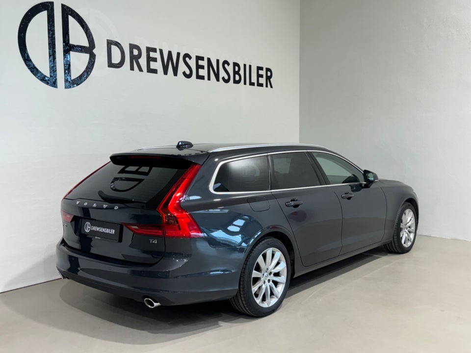 Volvo V90 2,0 T4 190 Momentum aut. 5d