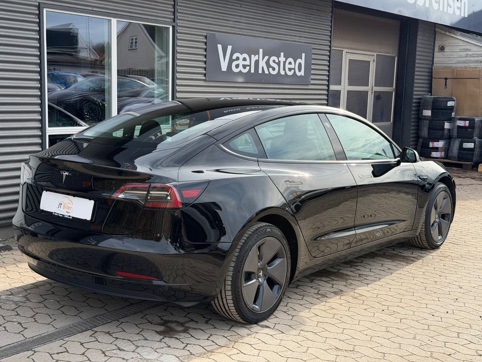 Tesla Model 3 Long Range RWD 4d