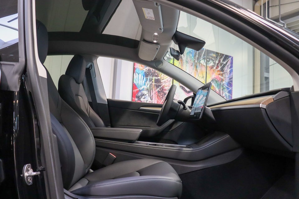 Tesla Model Y Long Range AWD 5d