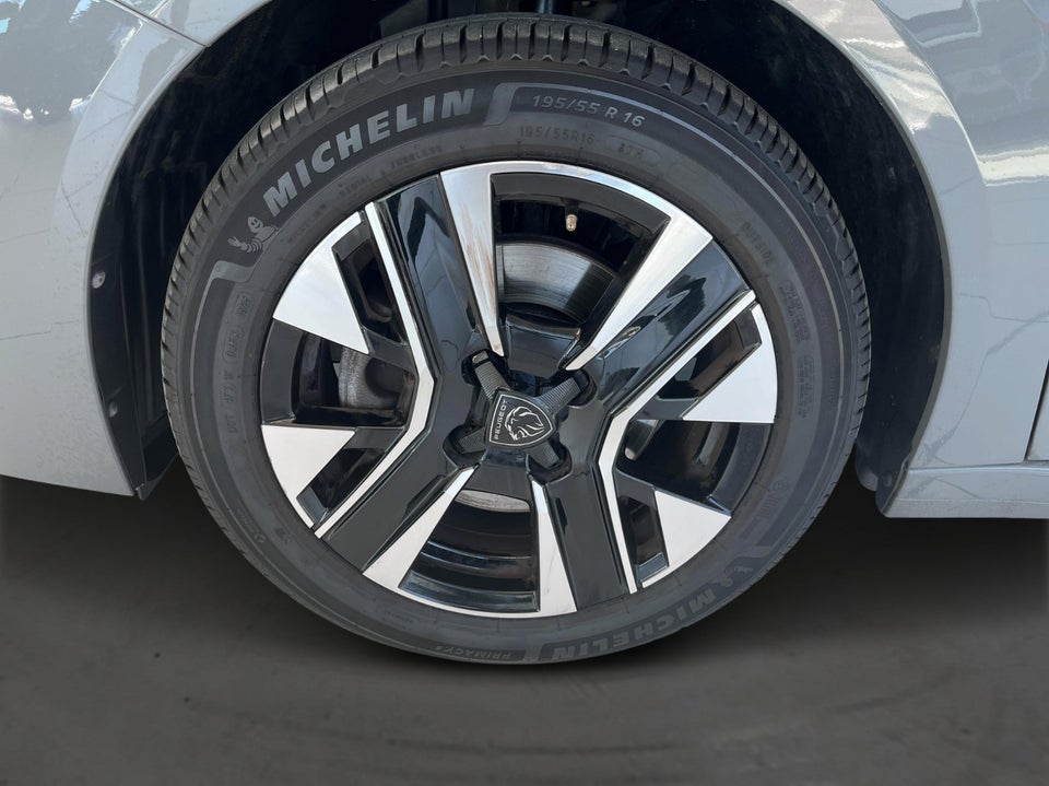 Peugeot 208 1,2 PureTech 100 Allure+ 5d