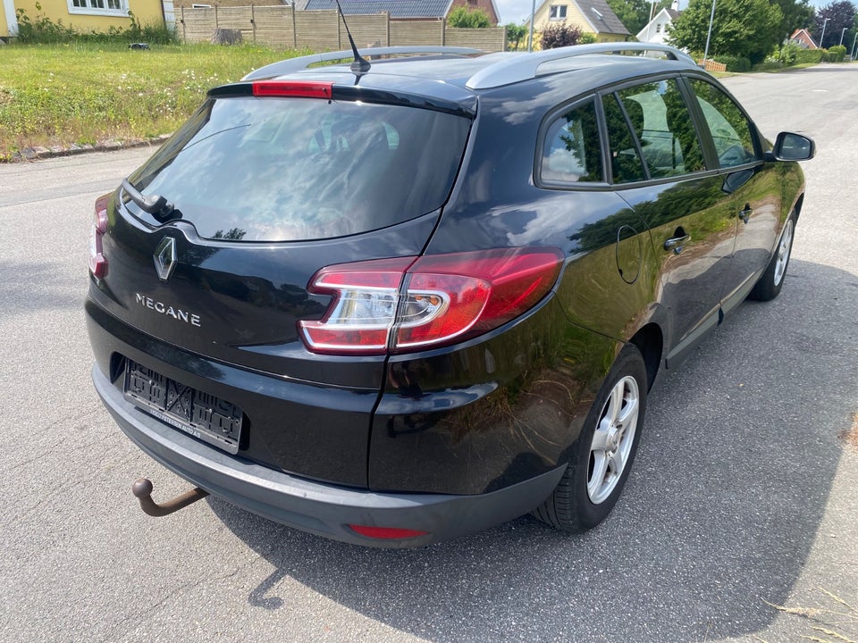 Renault Megane III 1,6 110 Expression Sport Tourer 5d