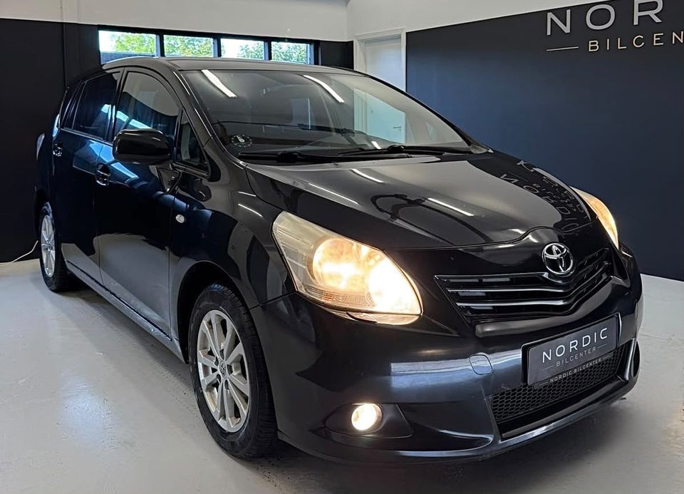 Toyota Verso 1,8 TX Skyview 7prs 5d
