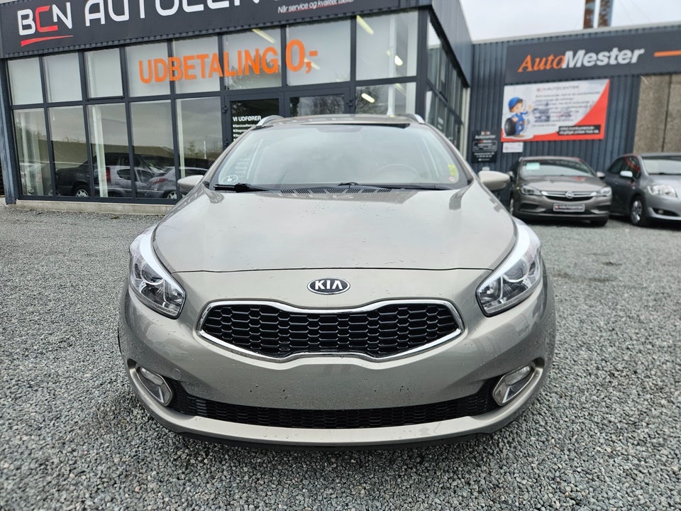 Kia Ceed 1,6 CRDi 128 Premium SW 5d