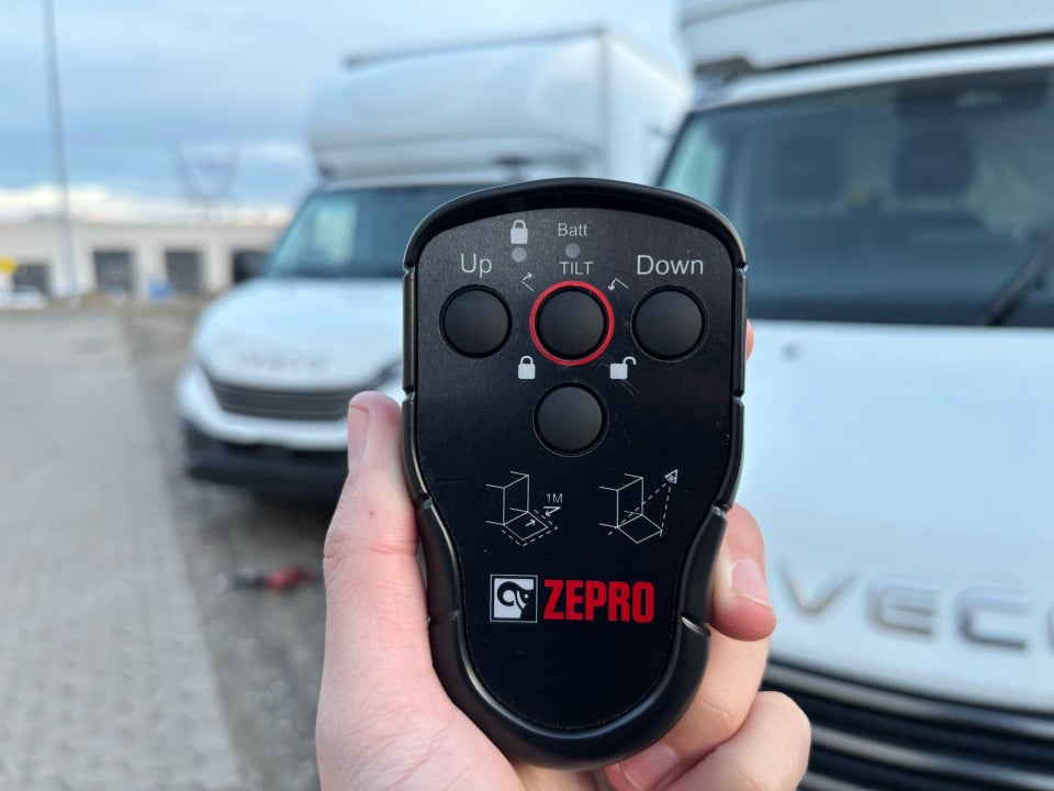 Iveco Daily 3,0 35S18 4100mm Alukasse m/lift AG8