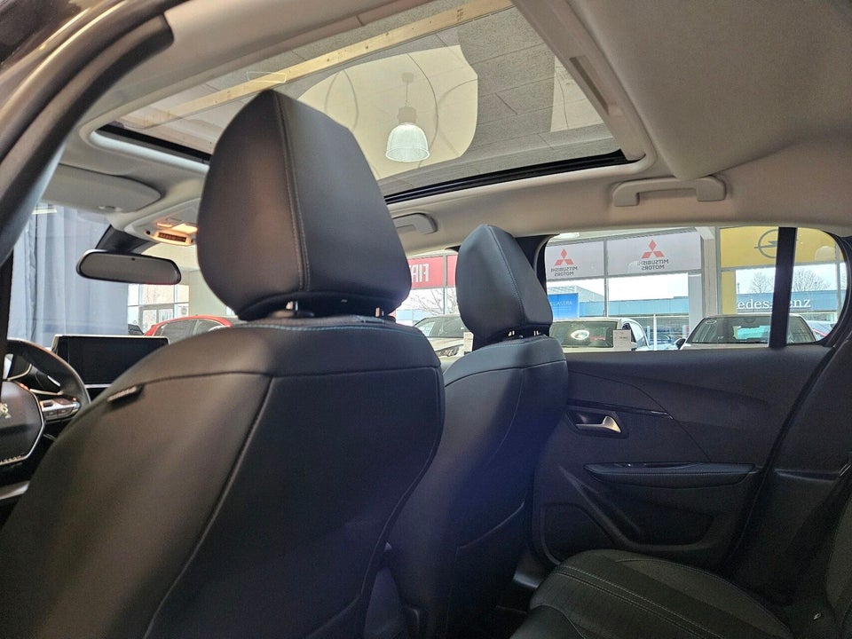 Peugeot 208 1,2 PureTech 100 Allure Sky 5d