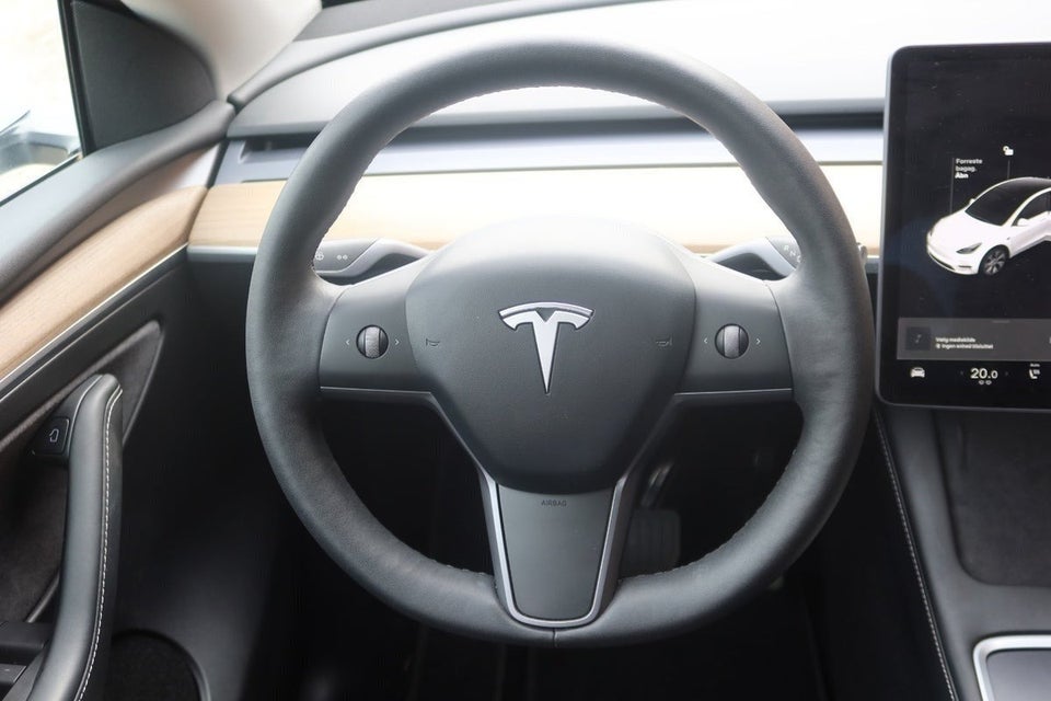 Tesla Model Y Long Range AWD 5d