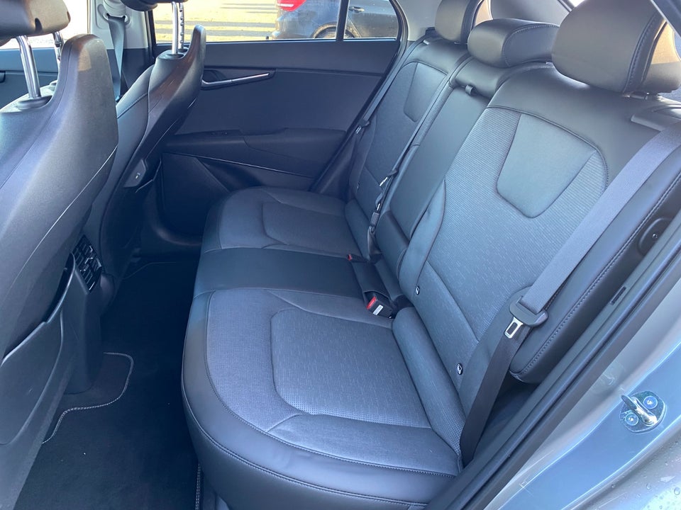 Kia Niro 64 EV Upgrade 5d