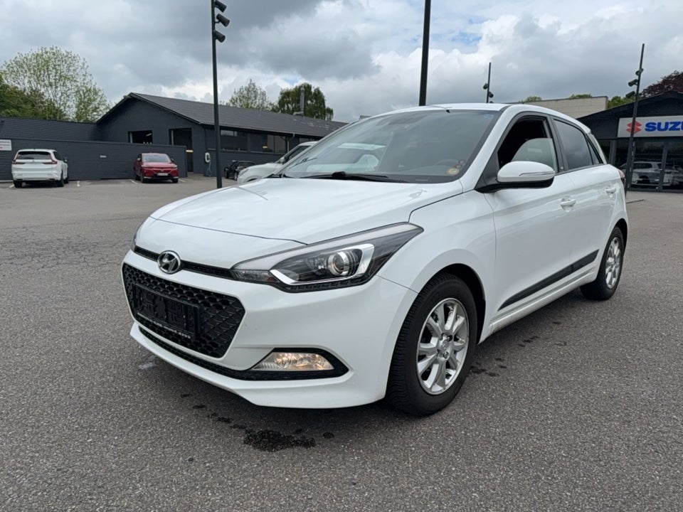 Hyundai i20 1,25 EM-Edition 5d