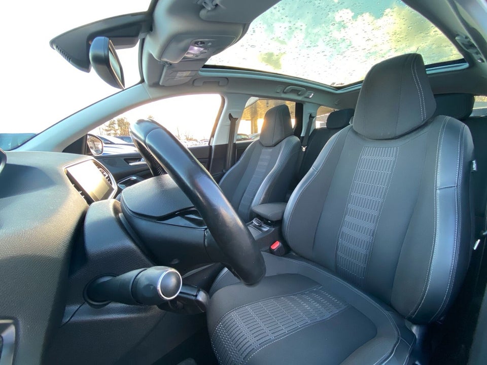 Peugeot 308 1,5 BlueHDi 130 Selection Sky SW 5d